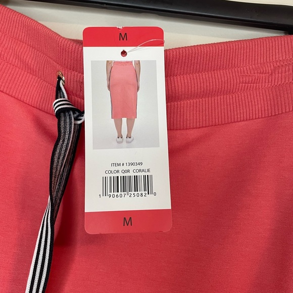 Women’s Tommy Hilfiger 3/4 Skirt Pink White & Navy Blue Size Medium Side Stripes - Picture 5 of 8